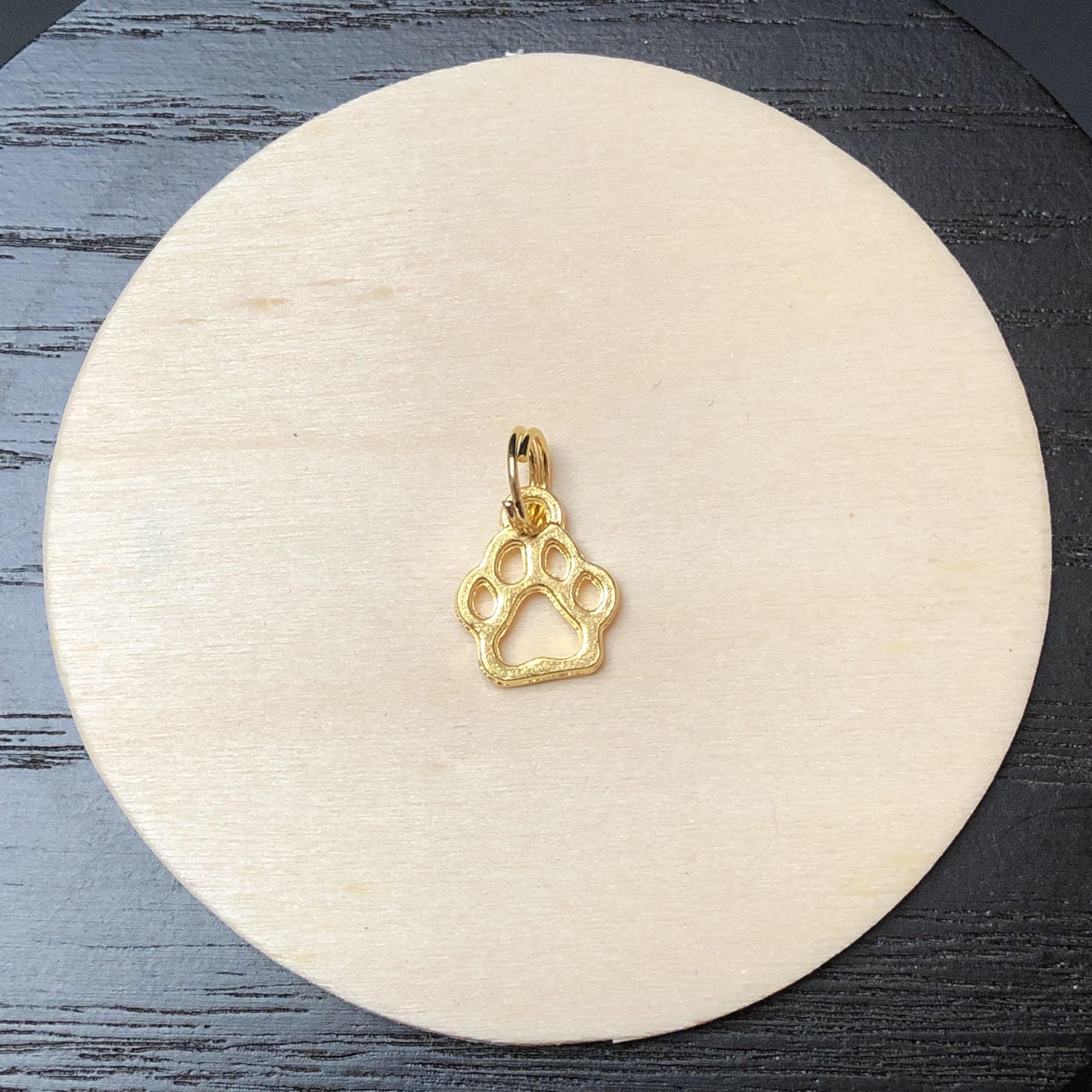 Petite Paw Charm yellow gold