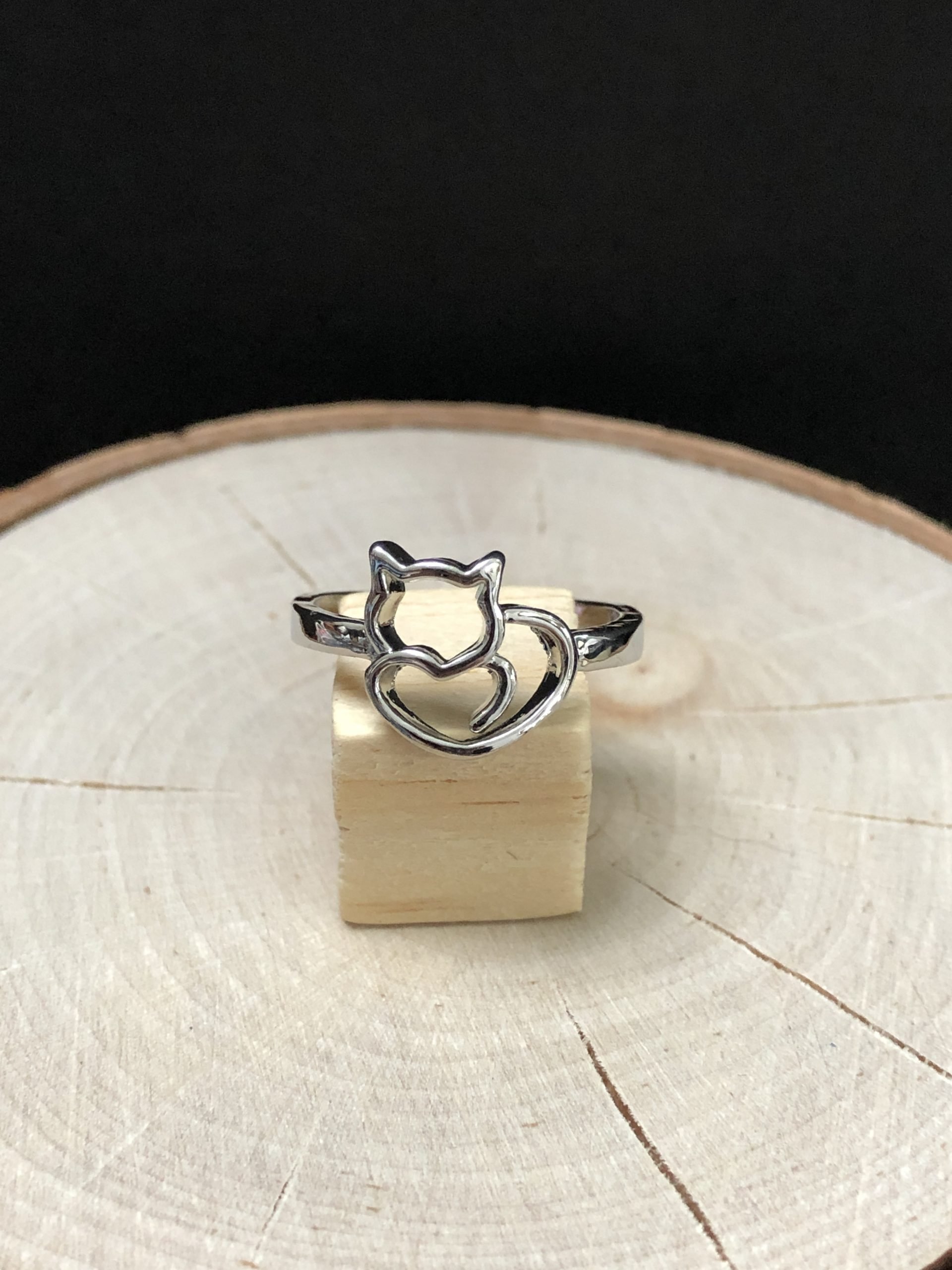 Cuddle Heart Cat Ring